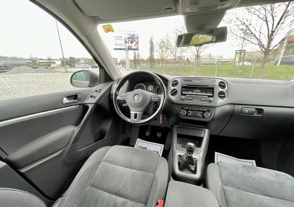 Volkswagen Tiguan cena 54900 przebieg: 153000, rok produkcji 2011 z Warka małe 379